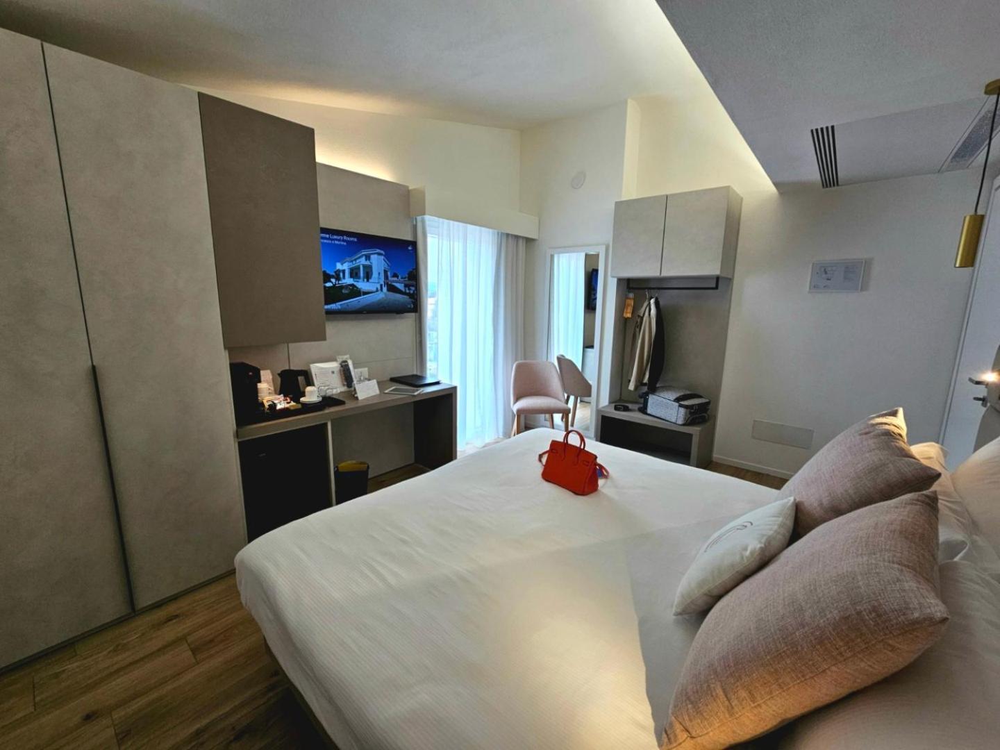 Chic & Charme Luxury Rooms Όλμπια Εξωτερικό φωτογραφία