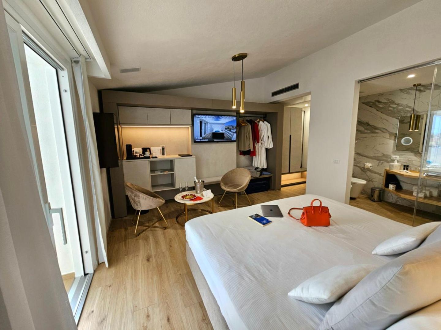 Chic & Charme Luxury Rooms Όλμπια Εξωτερικό φωτογραφία